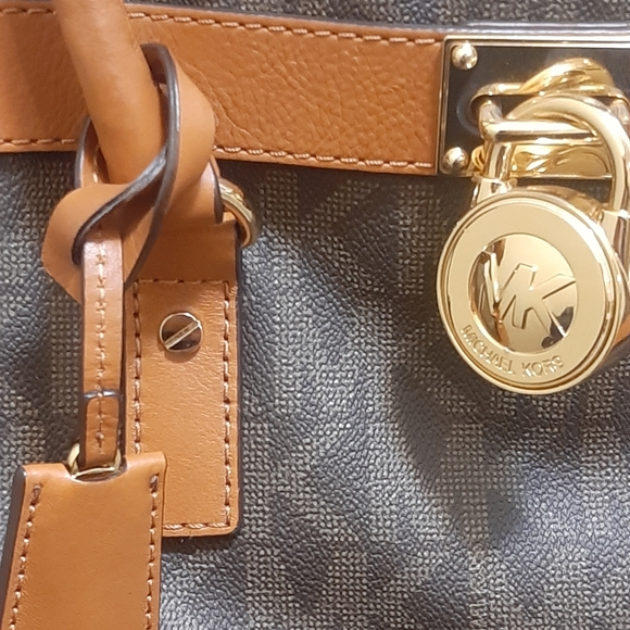 Michael  kors Hamilton handbag  MK - Picture 12 of 16